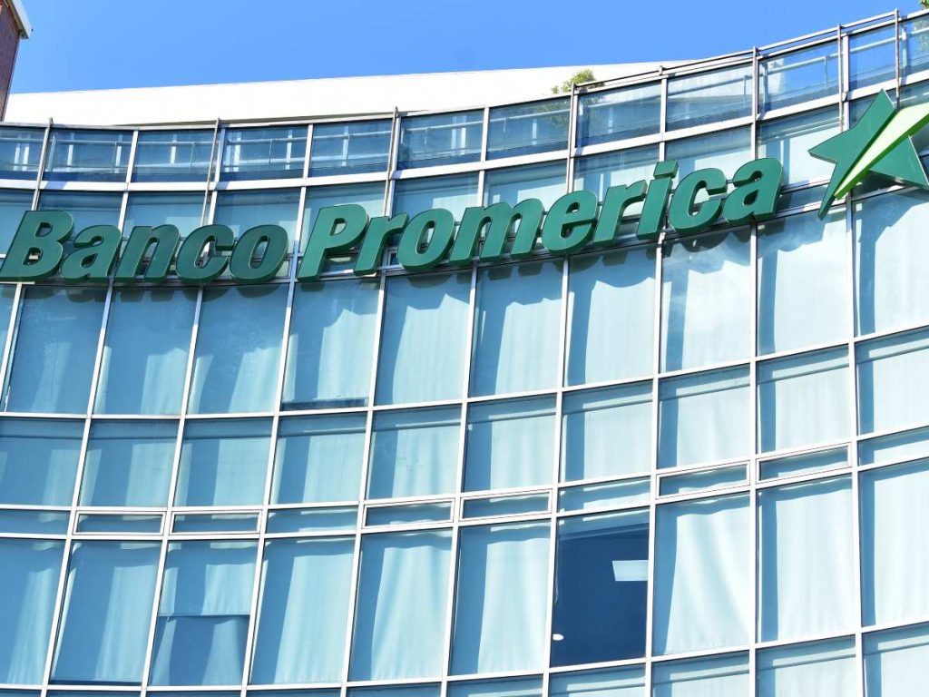 Banco Promerica fortalece su posicionamiento en el mercado salvadoreño tras 30 años de crecimiento e innovación financiera.