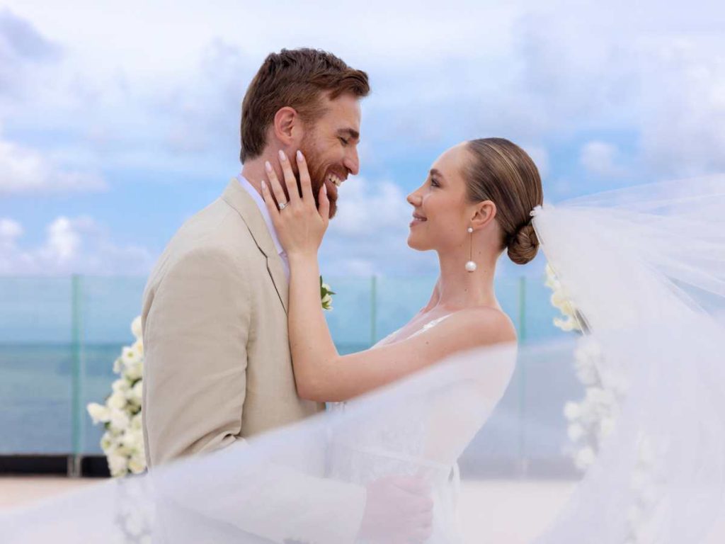 El alza en las solicitudes de miles de parejas latinas ha hecho que los principales hoteles caribeños agreguen esta opción a sus servicios de bodas.