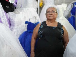 dinero-y-negocios-el-salvador-mercado-modista