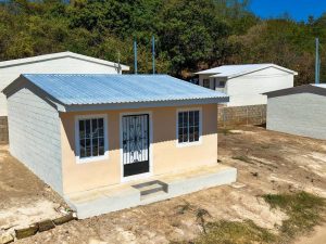 El Fondo Social para la Vivienda ha otorgado miles de créditos que permiten a familias salvadoreñas acceder a una vivienda propia.