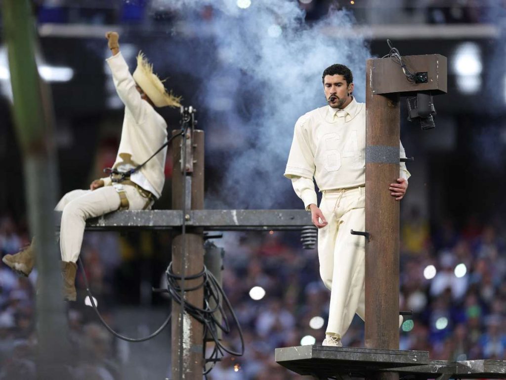Bad Bunny en el medio tiempo del Super Bowl. Foto AFP