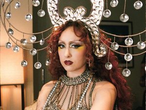 Chappell Roan abandona agencia señalada en documentos del caso Epstein