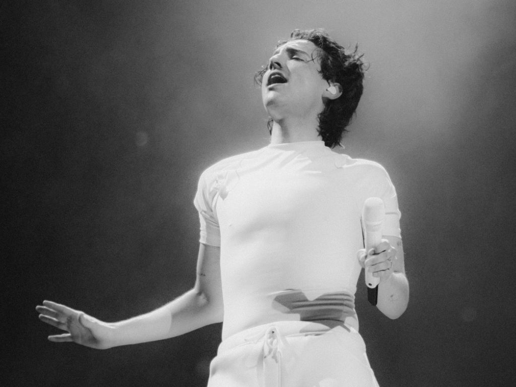 Humbe regresará a El Salvador el próximo 16 de octubre con su gira Dueño del cielo, en un concierto que promete una experiencia íntima y emotiva. Fotografía/ Facebook