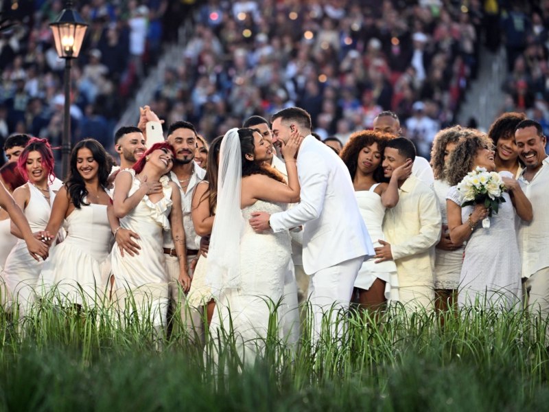 entretenimiento-escena-boda-salvadoreña-bad-bunny-super-bowl-01