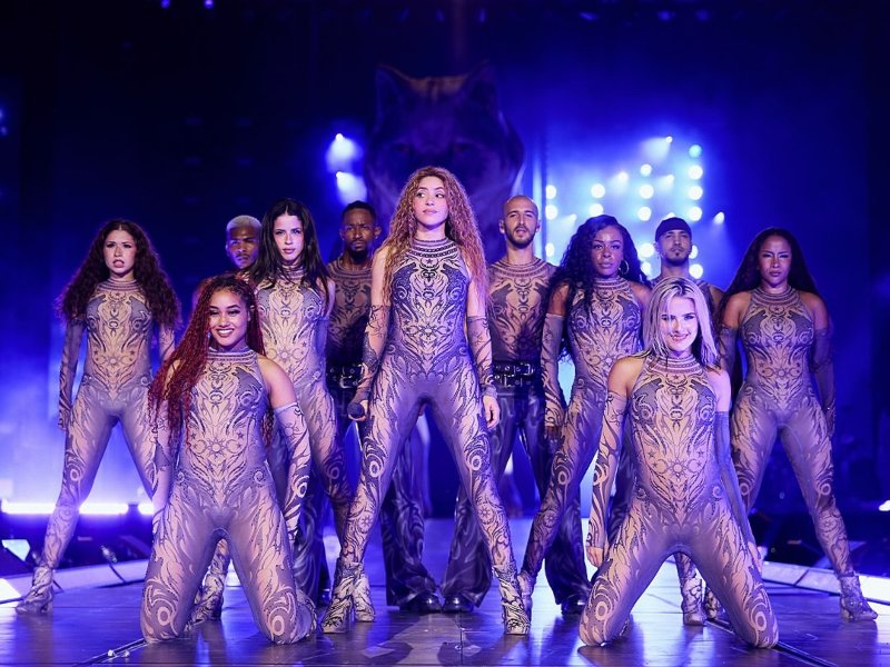 Parte del equipo artístico de Shakira ya se encuentra en El Salvador, previo a su residencia de cinco conciertos programados en el país como parte de su gira “Las mujeres ya no lloran World Tour”.