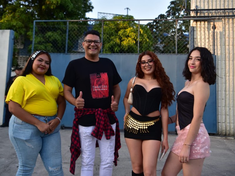 entretenimiento-escena-fans-shakira-segundo-concierto