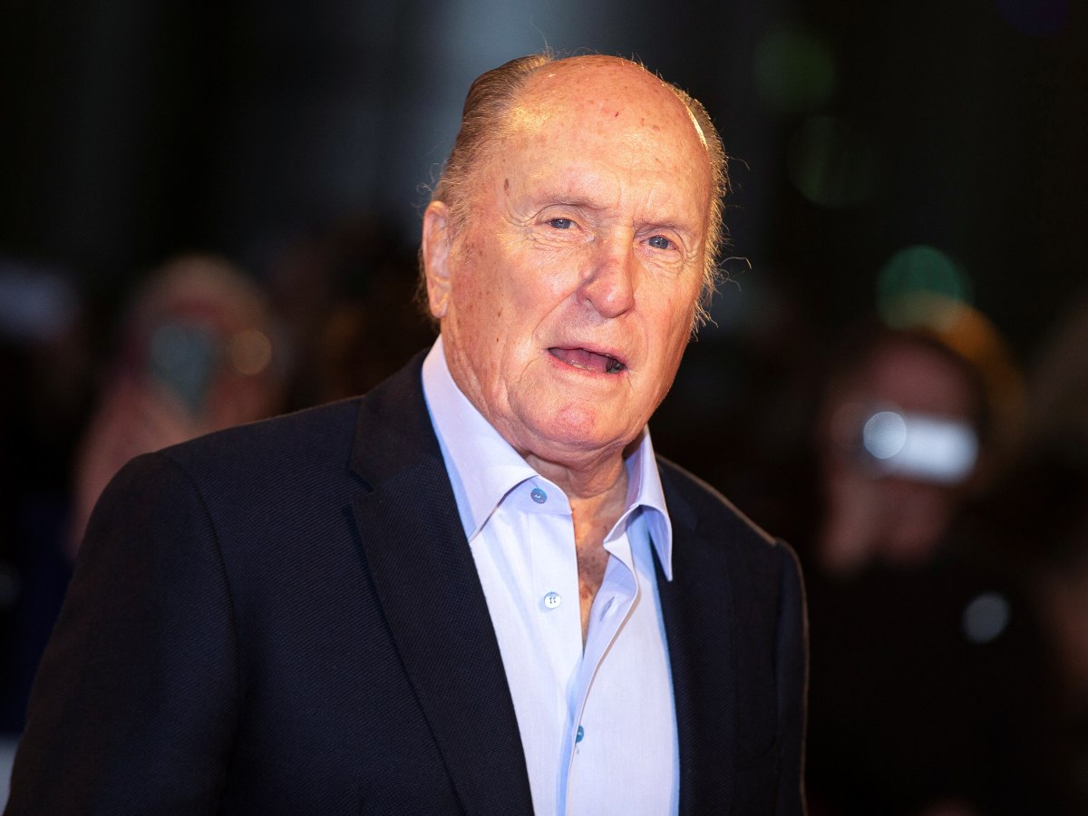 Robert Duvall durante una alfombra roja en Hollywood, donde consolidó una carrera de más de seis décadas en el cine.