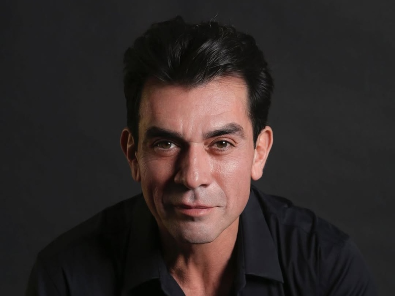 Jorge Salinas forma parte del elenco de Hombre al agua, el nuevo largometraje dirigido por Gael García Bernal.