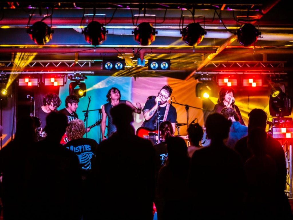 El ciclo A2Bandas reunirá durante 2026 a once propuestas musicales salvadoreñas en conciertos nacionales gratis en el Centro Cultural de España. Fotografía/ CCE