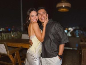 La presentadora de Play, Fátima Calderón, anunció su compromiso con Emerson Guzmán