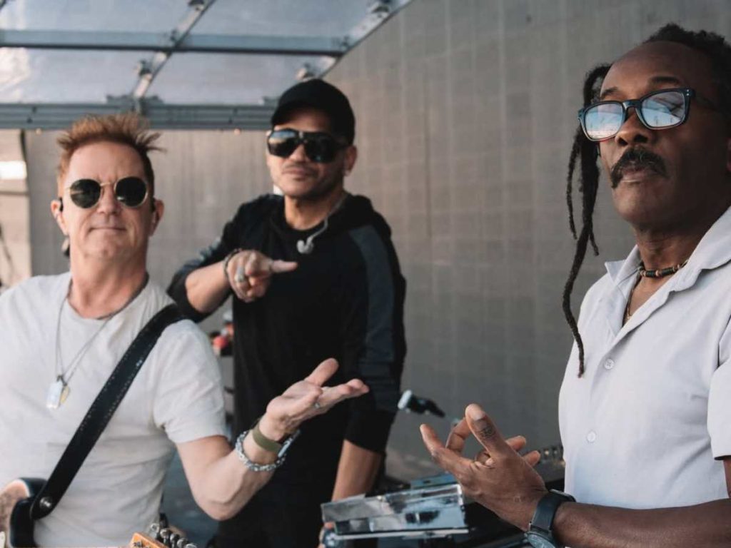 La artista colombiana mostró una faceta relajada antes de subir al escenario del estadio Jorge “Mágico” González.