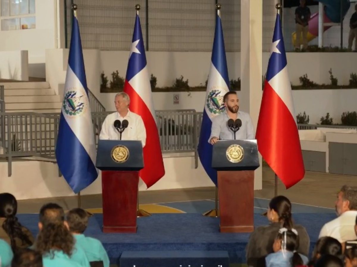 El Gobierno inauguró 70 escuelas públicas como parte del plan Dos Escuelas por Día, orientado a modernizar la infraestructura educativa a nivel nacional.