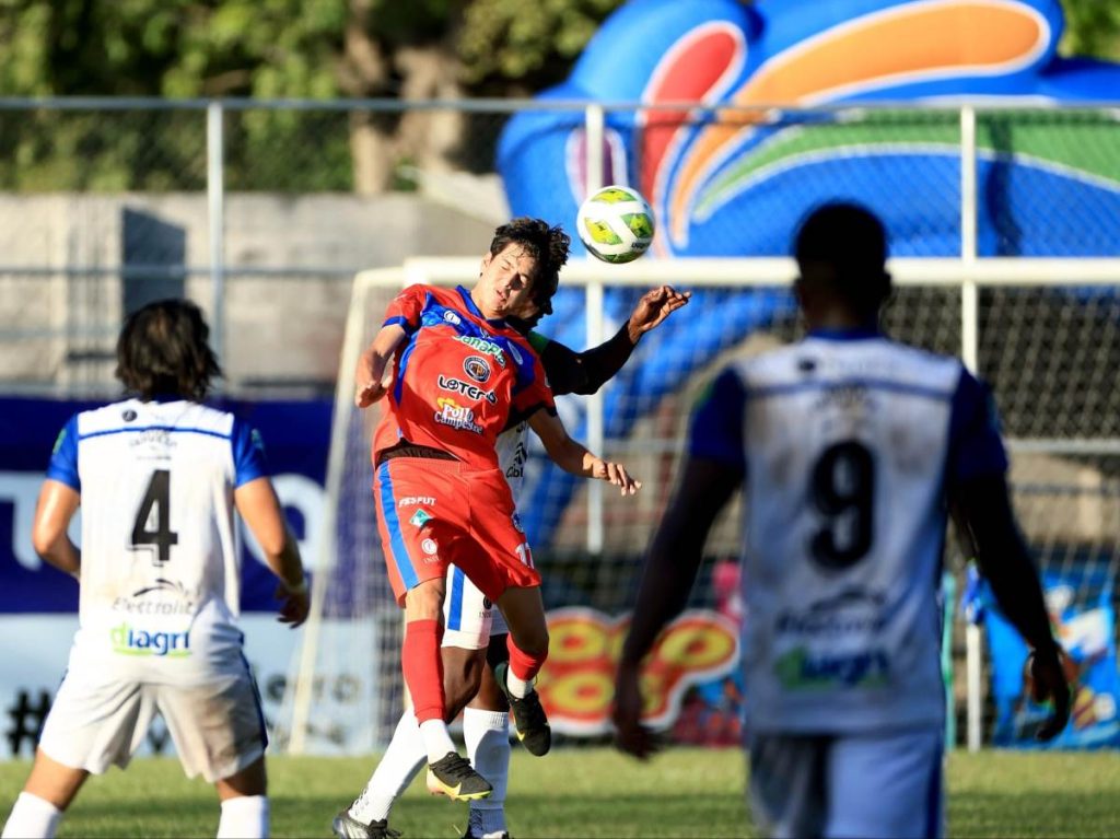 Los pamperos sumaron tres puntos vitales en una cancha donde el local volvió a quedarse sin celebrar.