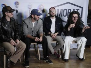 Fotografía que muestra a los integrantes de la banda colombiana Morat, Martin Vargas (i), Juan Pablo Isaza (2i), Juan Pablo Villamil (2d), y Simón Vargas (d), en Bogotá (Colombia).