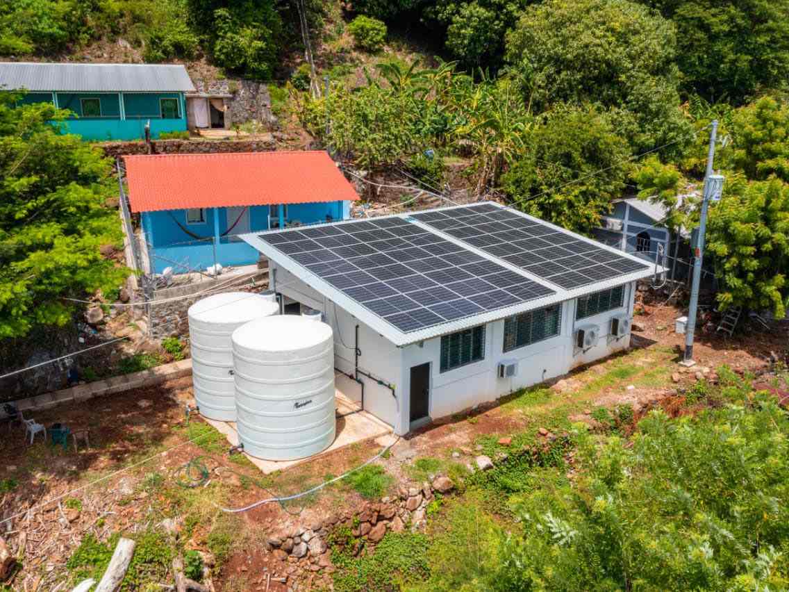 Proyecto en la isla Meanguera transforma agua salada en potable