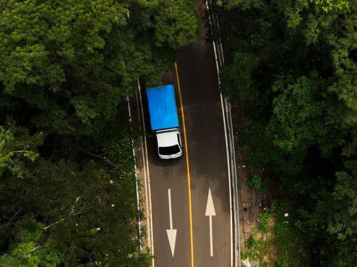 Más de 27,000 habitantes resultan beneficiados. Además, la mejora facilita el acceso a centros escolares y el traslado de productos agrícolas como café, miel y granos básicos.