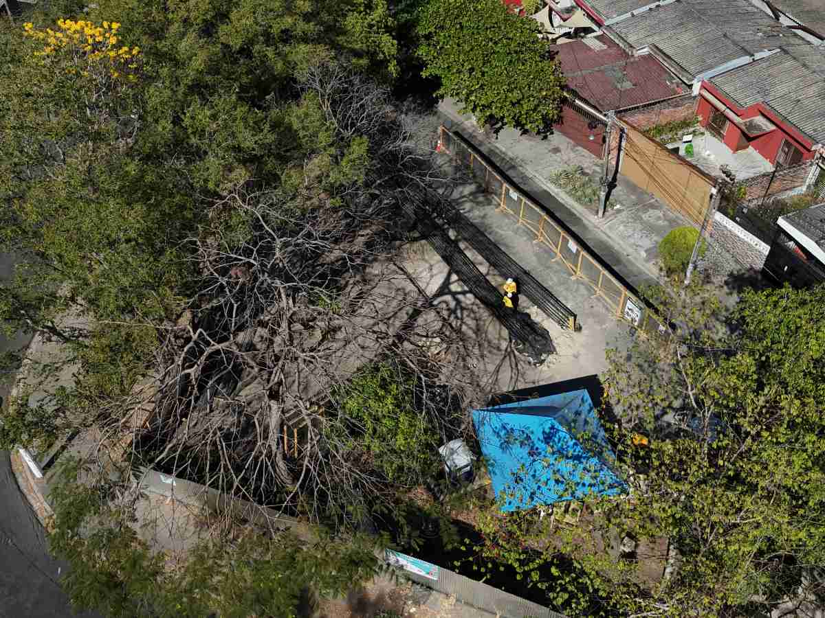 Las obras también avanzan en la zona de la Circunvalación Universitaria, cerca de la UES. Foto: elsalvador.com