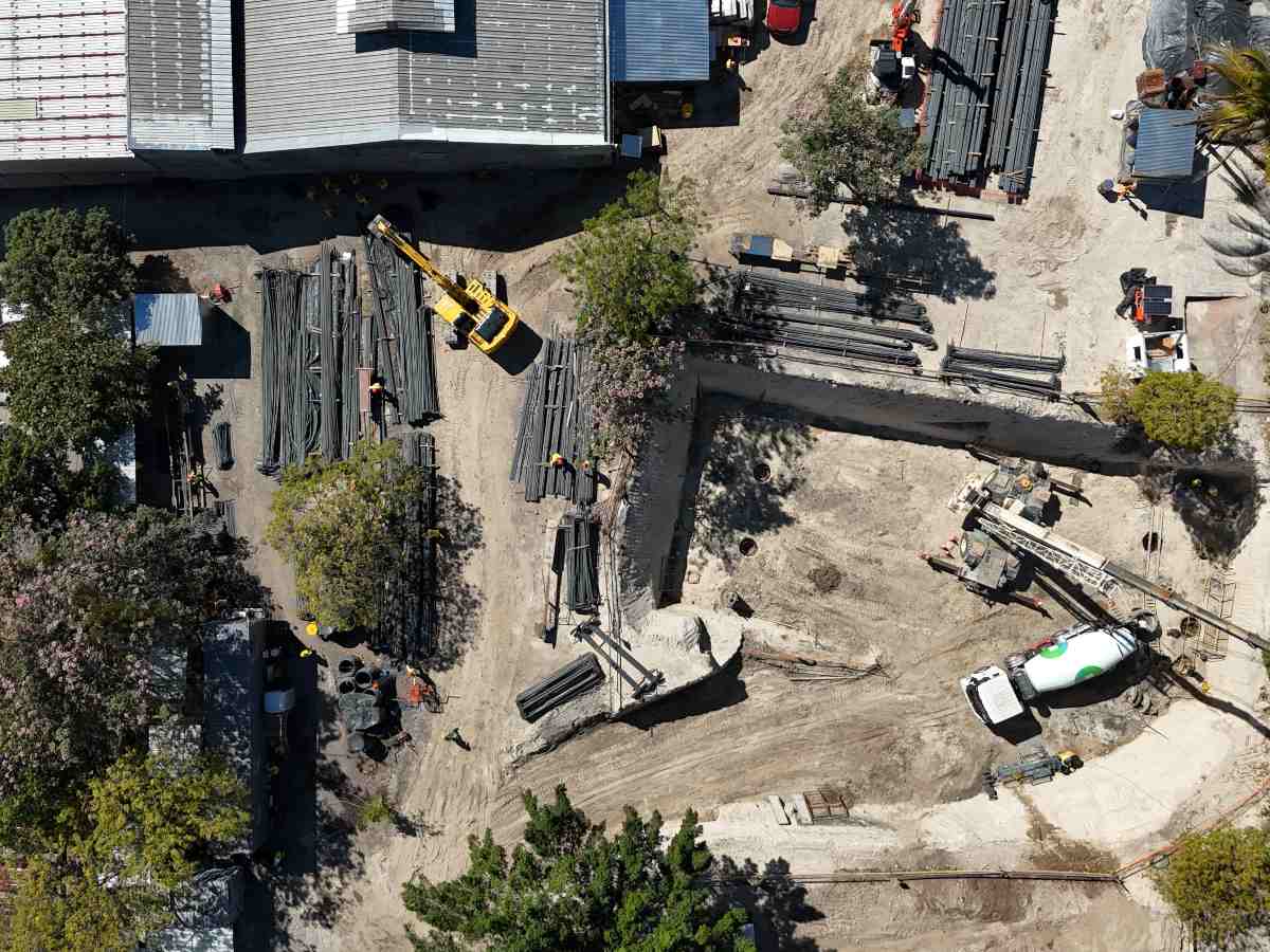 El sistema contará con 22 torres, cada una sostenida por pilotes profundos para garantizar estabilidad. Foto: elsalvador.com