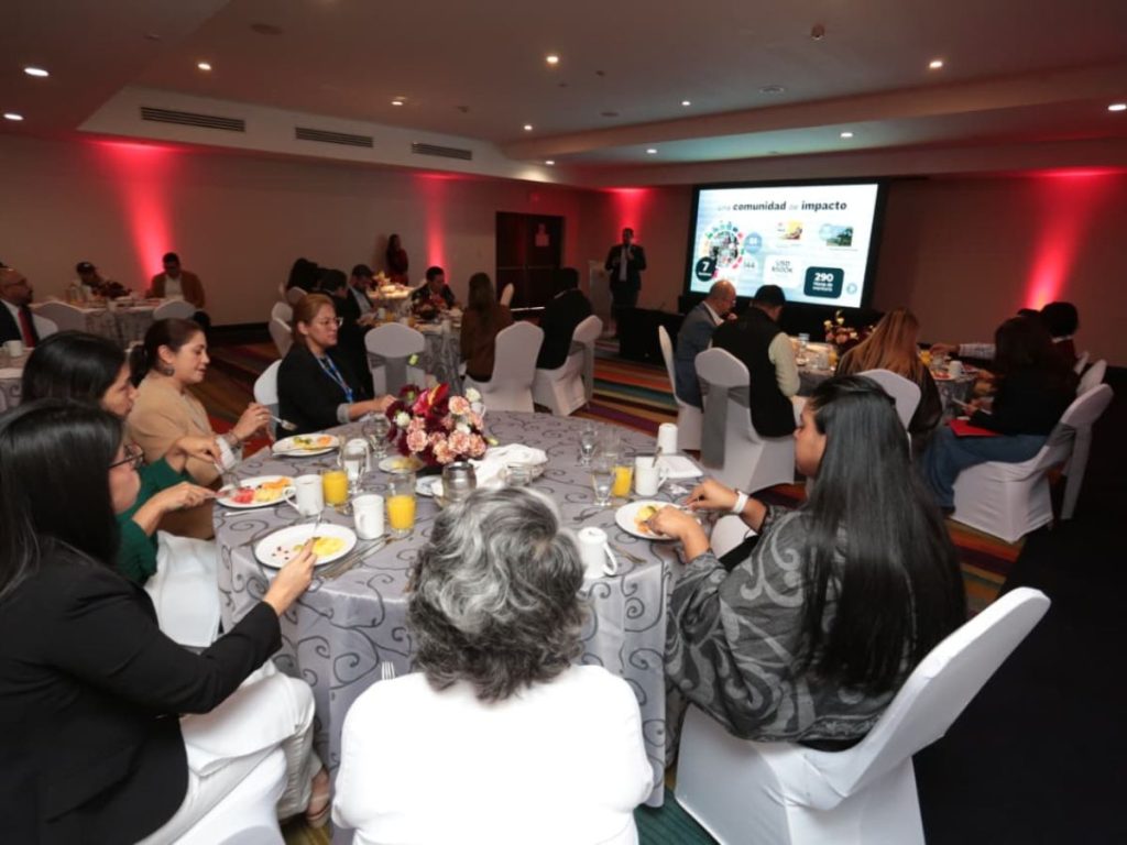 Social Skin 2026 ofrecerá hasta $12,000 en apoyo económico y programas de aceleración para jóvenes emprendedores salvadoreños.