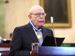 noticias-fallecimiento-luis-henriquez-mercado-bursatil-construccion01