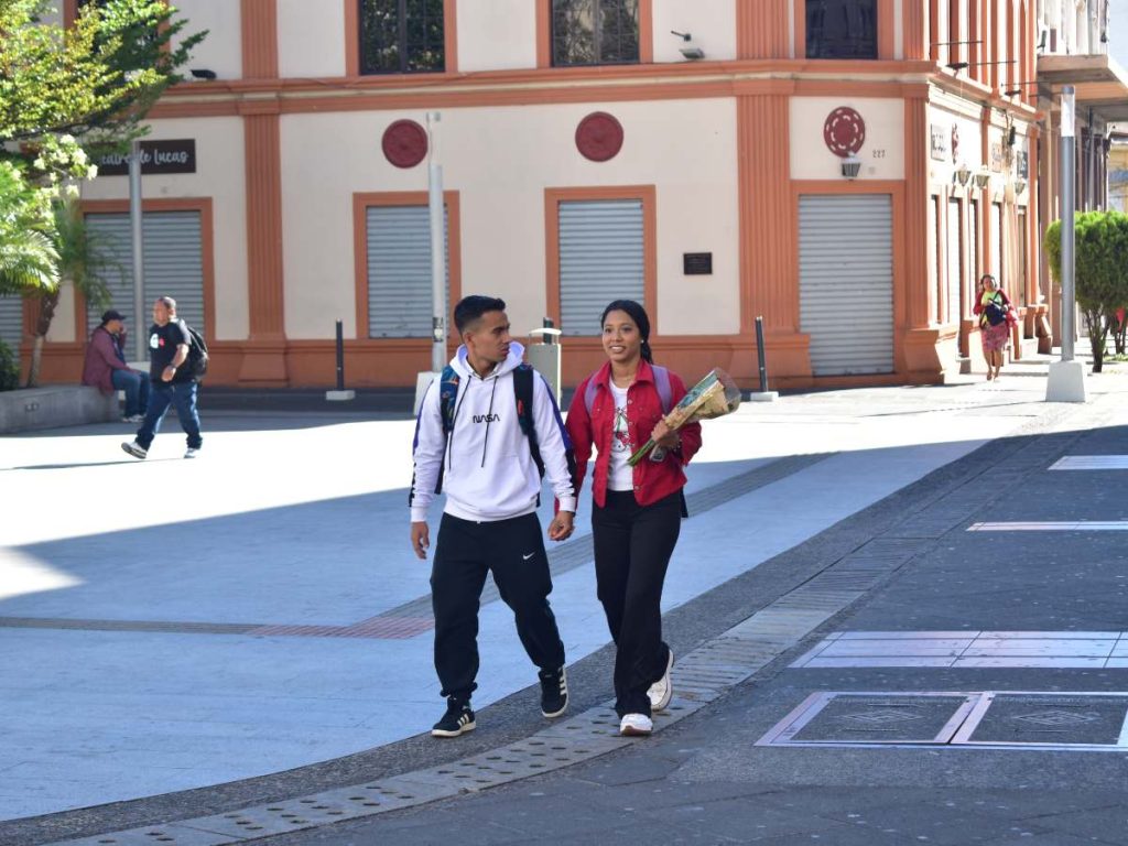 El Salvador registra un ambiente frío este martes 3 de febrero, con temperaturas de un solo dígito en zonas altas del país.