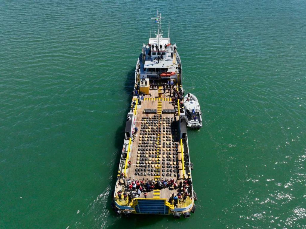 El cargamento, valorado en 165 millones de dólares, fue localizado en un buque multipropósito interceptado por la Marina Nacional.