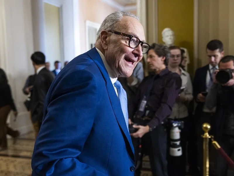 El líder de la minoría del Senado estadounidense, Chuck Schumer, en el Capitolio de Estados Unidos, en Washington, DC, EE. UU. / Foto EFE