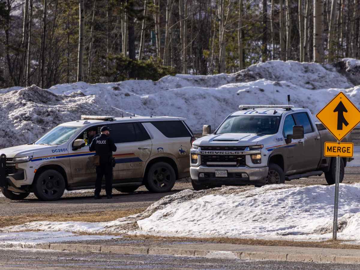 Policía identifica a joven de 18 años como autora de masacre en escuela de Canadá