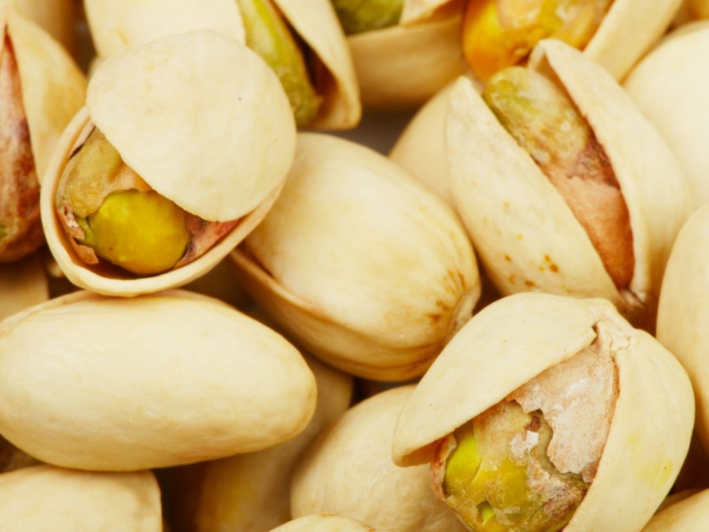 Un puñado de pistachos al día —unos 30 gramos— es suficiente para aprovechar sus beneficios nutricionales sin exceder calorías.