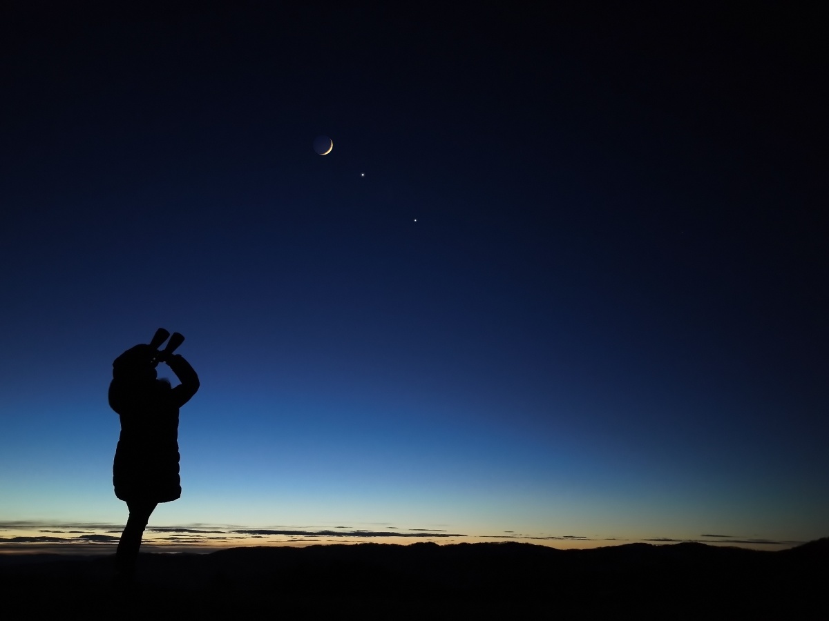 La supuesta alineación de seis planetas genera expectativa, pero especialistas aclaran qué es realmente visible desde El Salvador.