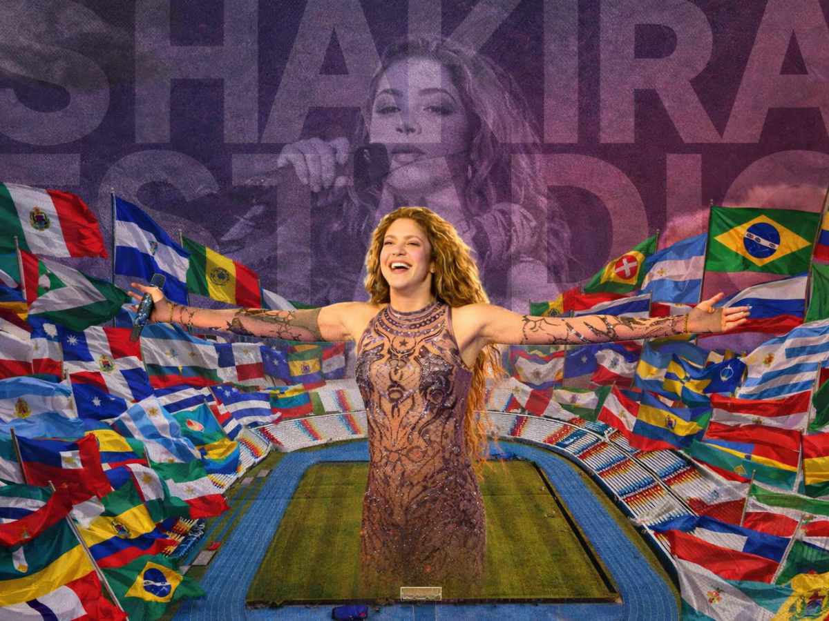 Shakira pide llevar la banderas para celebrar un año de gira en su cuarto concierto en El Salvador