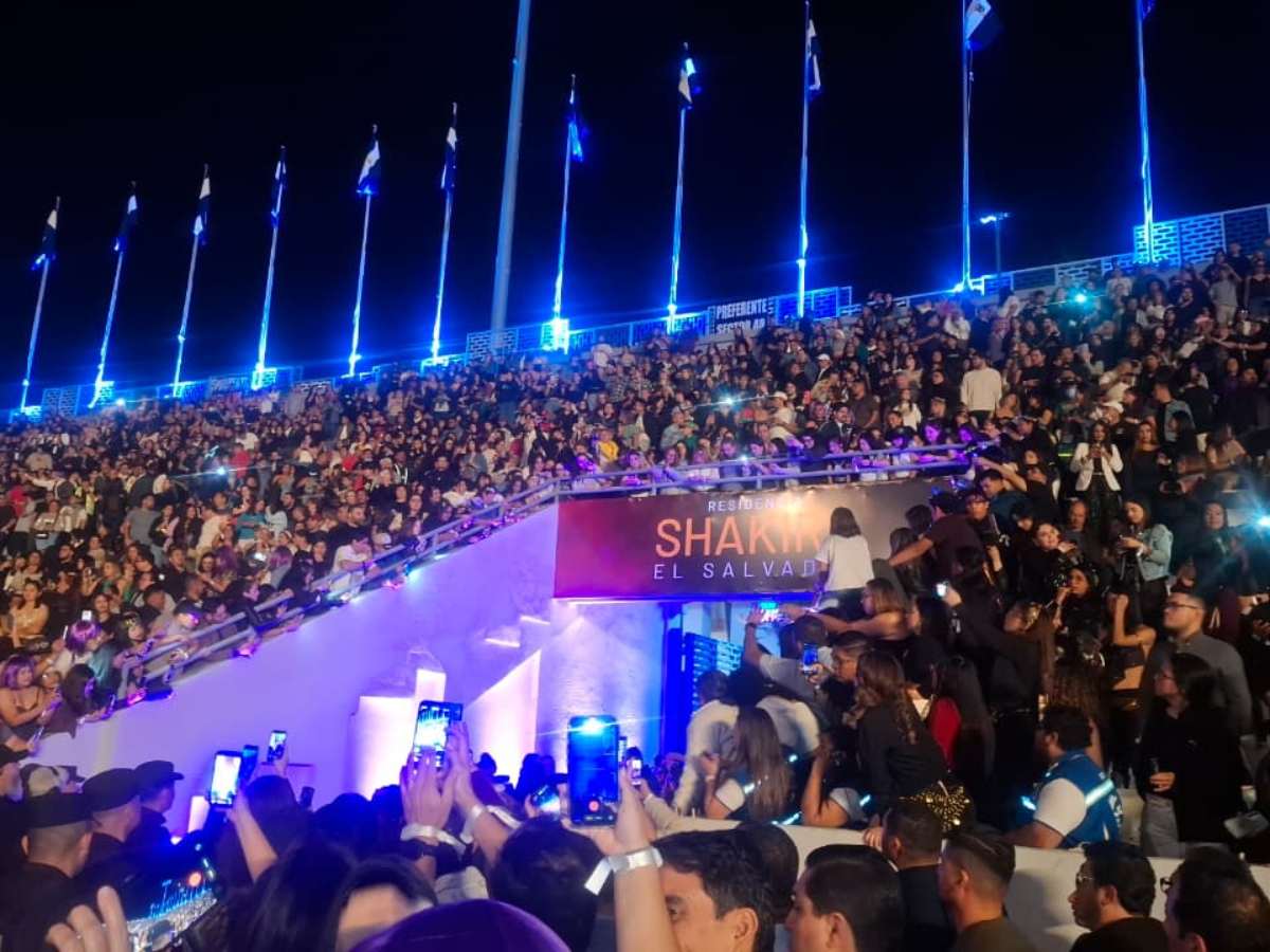 shakira-concierto-primerdia-elsalvador