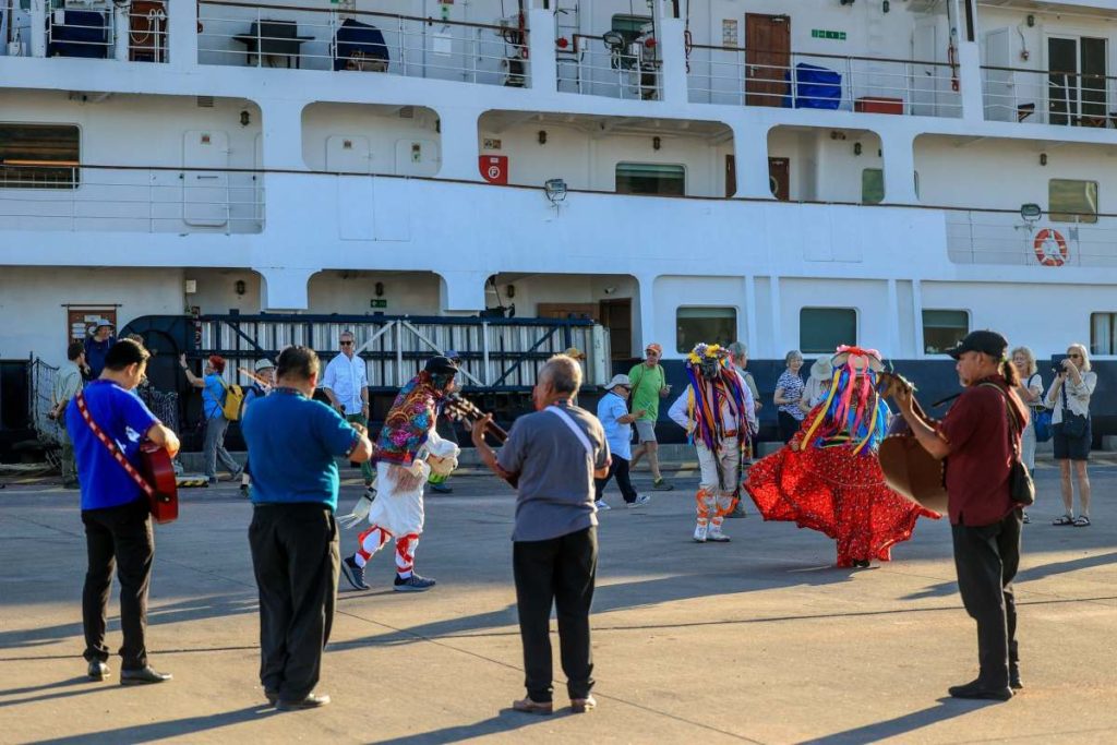 Los visitantes recorrerán destinos del oriente del país como Perquín, Alegría, El Mozote, Laguna de Olomega, Volcán de Conchagua, Santiago de María y Punta Chiquirín.