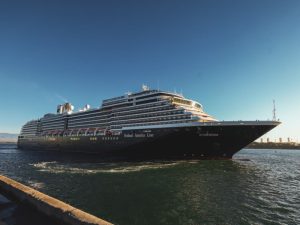 Según autoridades de CORSATUR, unas 3,000 personas arribaron a El Salvador en el crucero Zuiderdam. / Foto cortesía Secretaría de Prensa