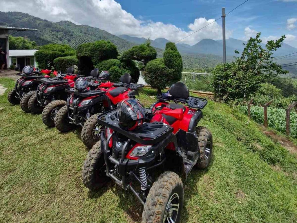 La aventura sobre cuatro ruedas se vive entre montañas y volcanes, en rutas diseñadas para disfrutar la naturaleza y el turismo extremo en El Salvador.