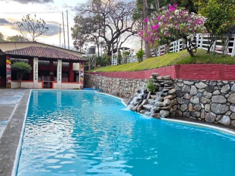 Balneario Jupula: agua fría, naturaleza y descanso en San Ignacio.