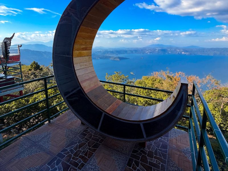 Desde los tres miradores podés apreciar distintas vistas hacia el lago de Ilopango.