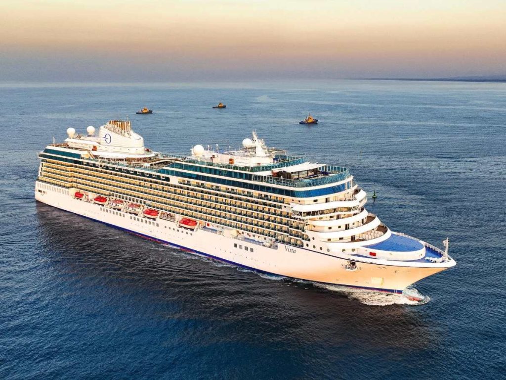 Más de mil visitantes internacionales descendieron del Vista para recorrer distintos destinos turísticos de El Salvador.