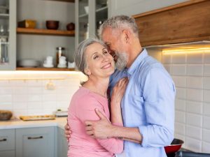 ¿Por qué el deseo sexual puede bajar en la menopausia?