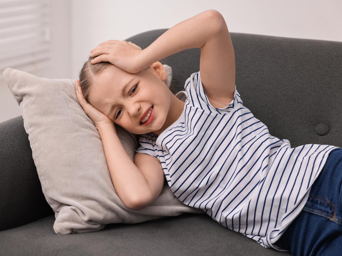 El dolor de cabeza frecuente en la infancia puede afectar la calidad de vida y requiere atención temprana para prevenir crisis y favorecer el bienestar familiar.