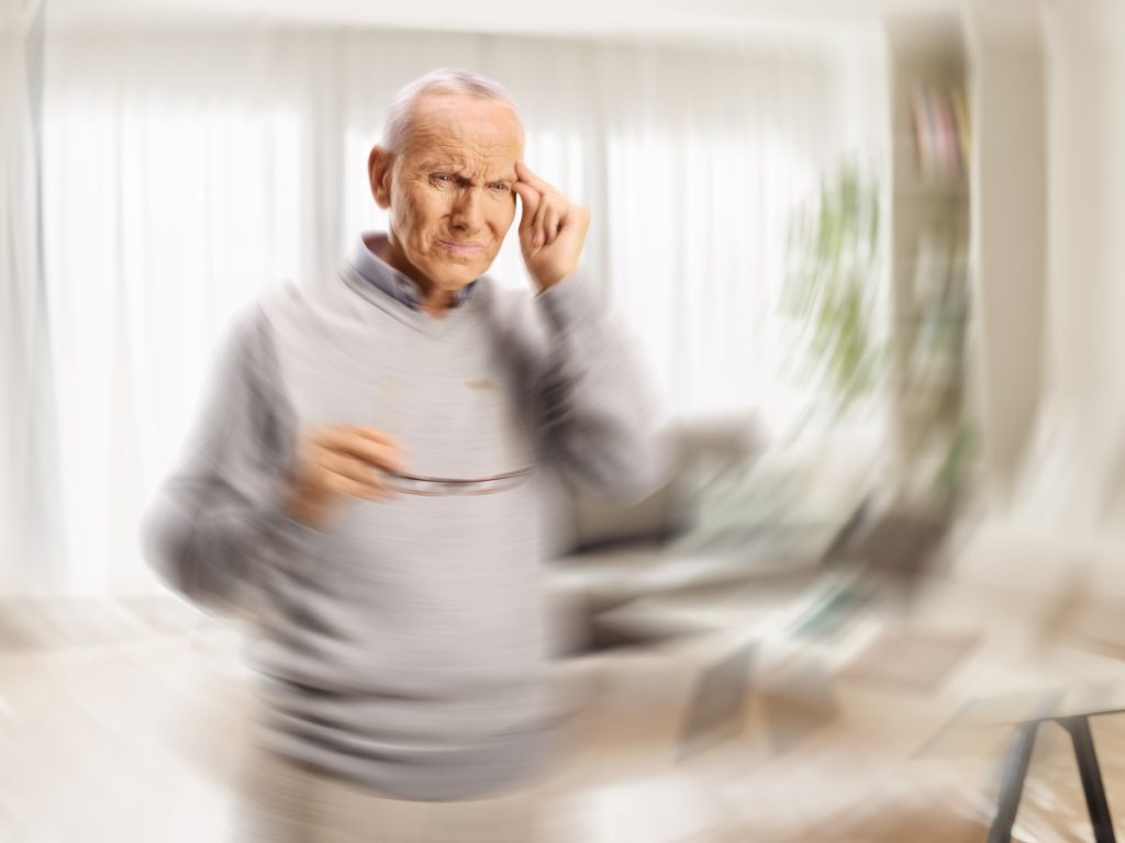 Los vértigos impredecibles del síndrome de Ménière pueden aparecer sin aviso y obligar a detener por completo la actividad diaria para evitar caídas y lesiones.