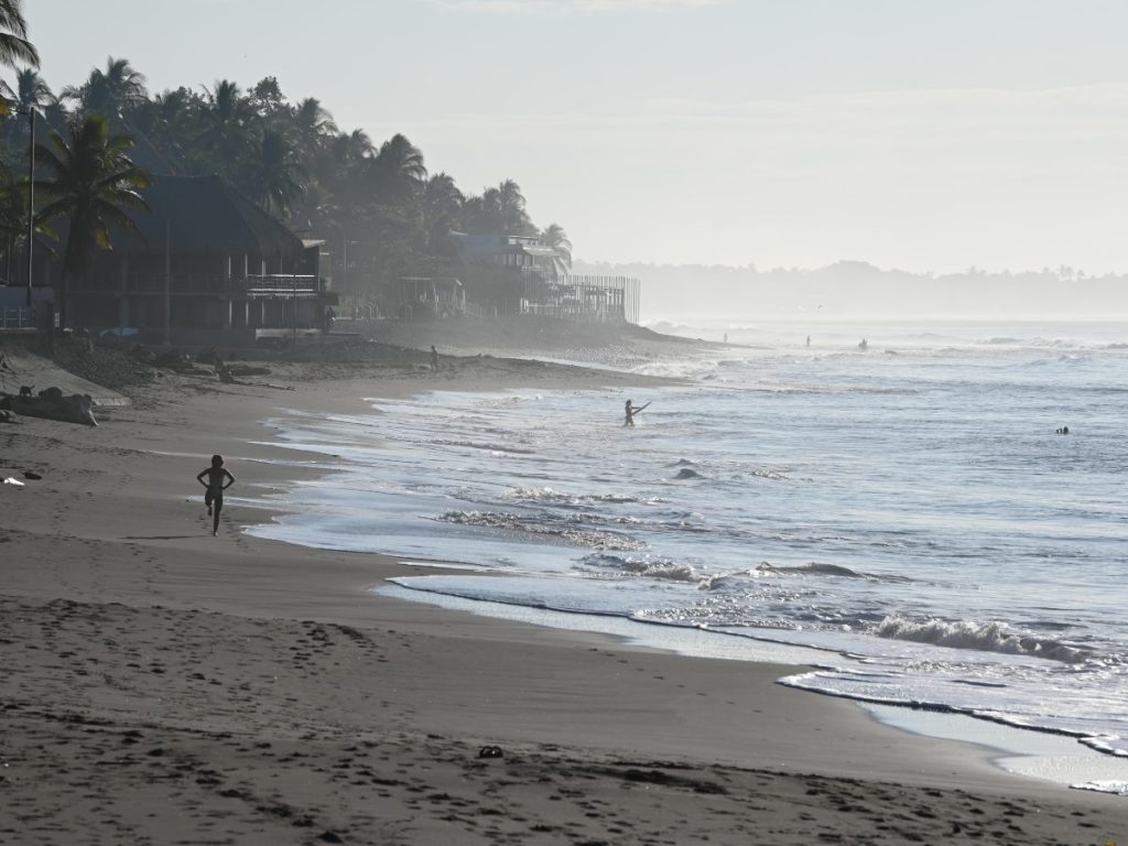 Amanecer en la Playa el Sunzal. Foto Cortesía