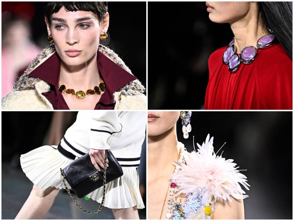 Detalles de joyería, bolso acolchado y bordados florales resaltan los accesorios y la artesanía en la colección Chanel otoño-invierno 2026-2027. 