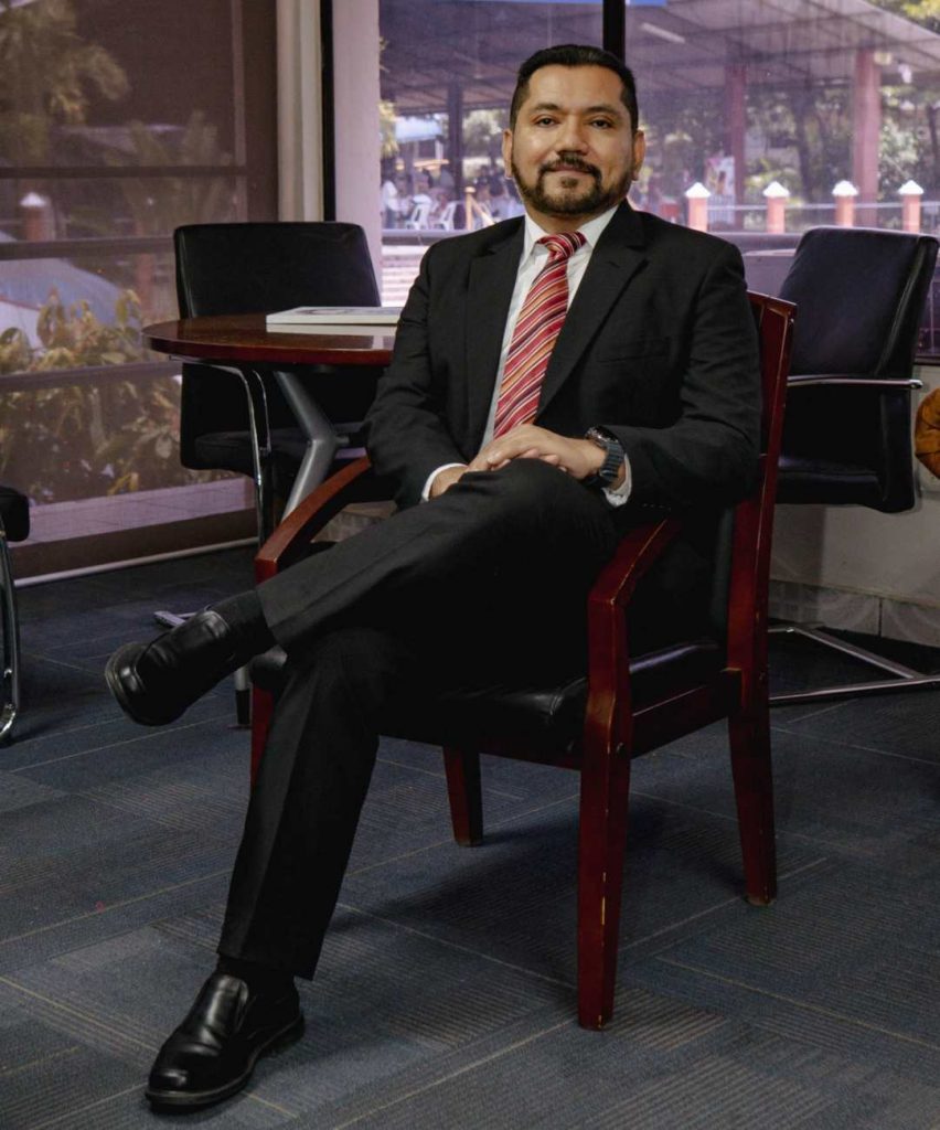 Sirhan Raúl Rivas Flores, nuevo presidente de la Junta General Universitaria de la UGB, anteriormente se desempeñó como vicepresidente de este órgano de gobierno. Foto / Cortesía UGB