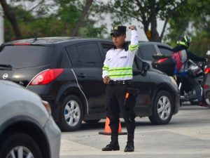 Circulación vehicular controlada en San Salvador por actividad deportiva en Escalón y San Benito.