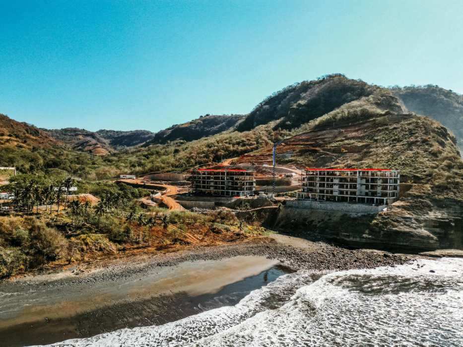 El desarrollo en Mizata incluye hotel, parque acuático y residencias frente al mar.