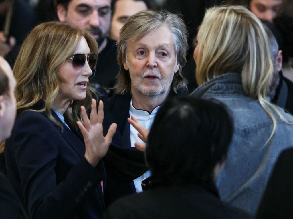 El músico británico presenta un disco cargado de nostalgia y recuerdos personales.