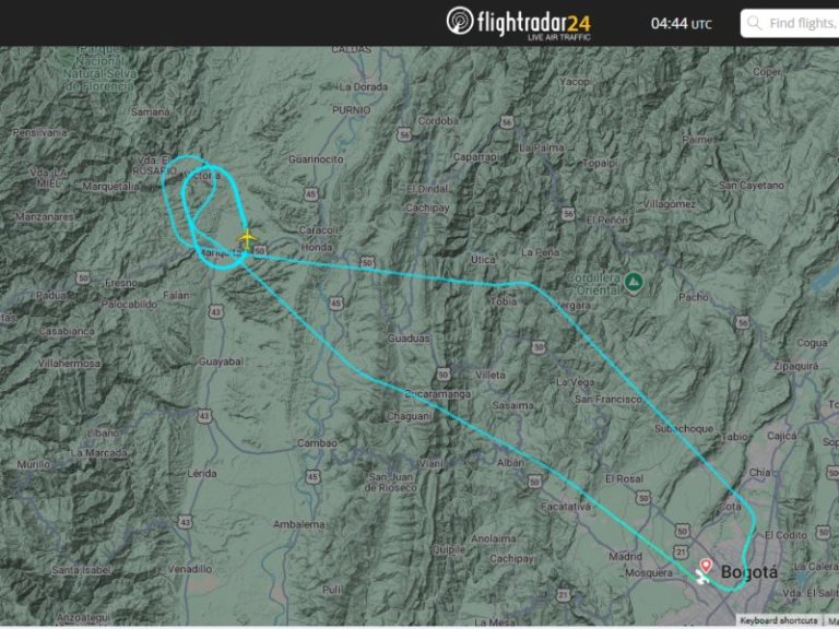 Este fue el recorrido del primer avión que conducía a la Selecta desde Colombia hacia Republica Dominicana, pero tuvo problemas en su recorrido. Fotocaptura: Imagen de carácter ilustrativo y no comercial / https://www.flightradar24.com/data/aircraft/hk-5425#3ee52e11