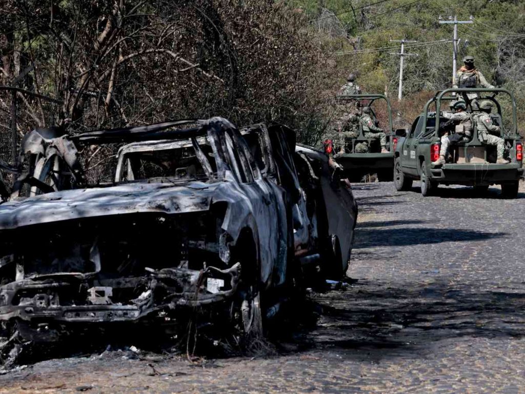 Vista aérea de la iglesia Nuestra Señora de Guadalupe y la plaza de Tapalpa, Jalisco. El pueblo quedó en alerta tras la violencia que siguió a la muerte del capo El Mencho.