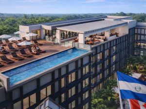 Autoridades de Gobierno y representantes del sector privado participaron en la colocación de la primera piedra del hotel El Salvador Airport.